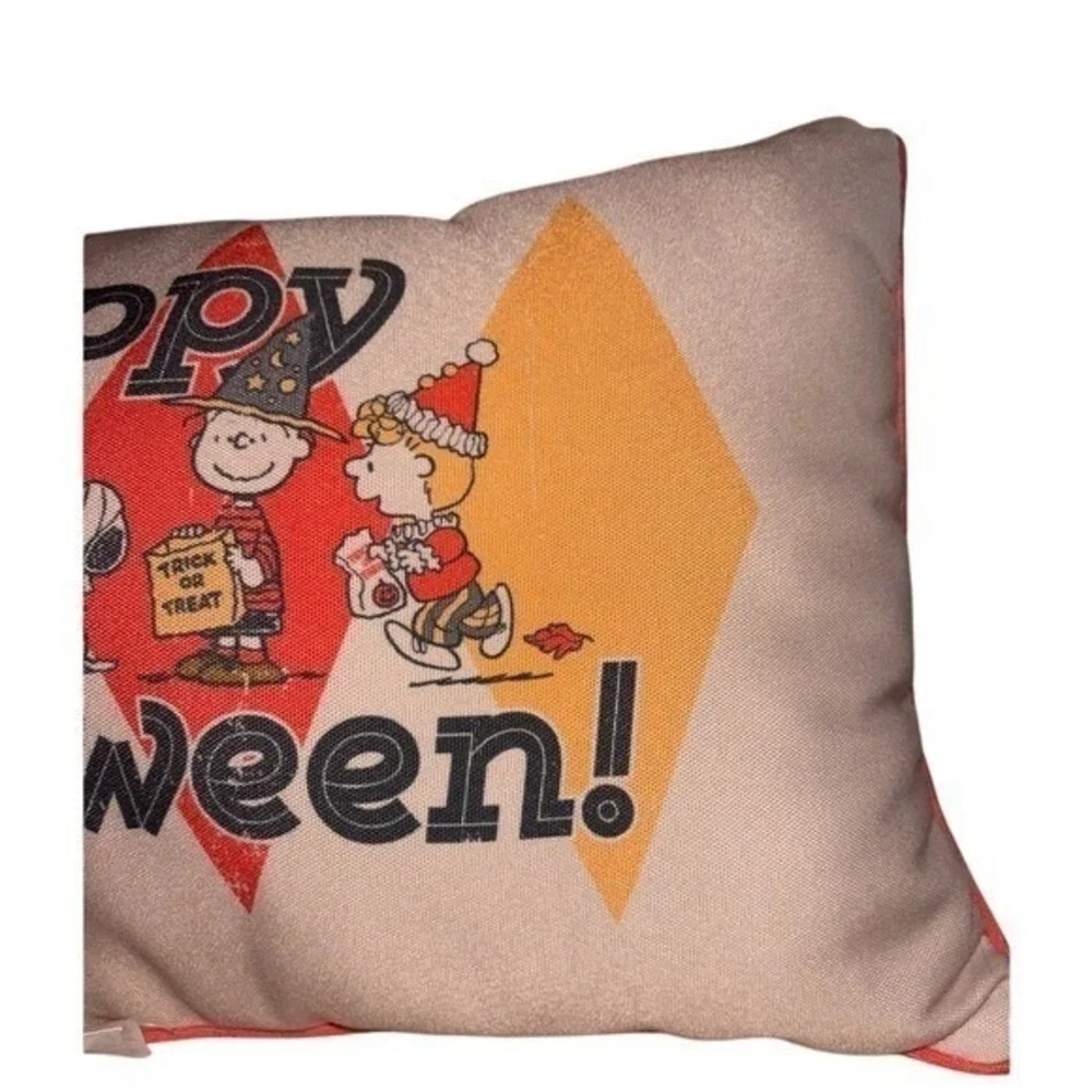Peanuts Happy Halloween Charlie Brown Snoopy Throw Pillow Accent 12
